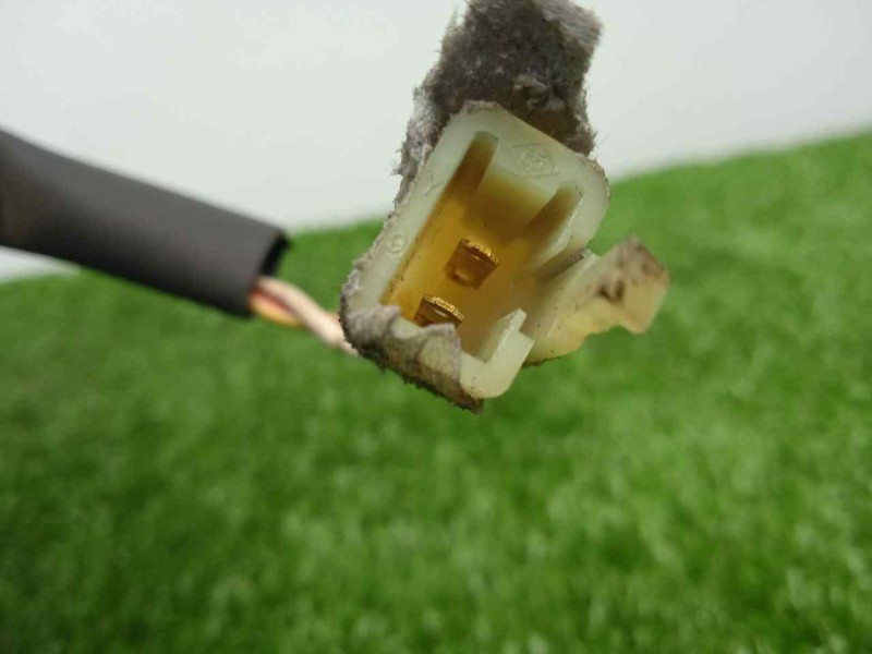 Recambio de cerradura puerta delantera derecha para mg serie 200 (xh) 216 se referencia OEM IAM  2.PINES 