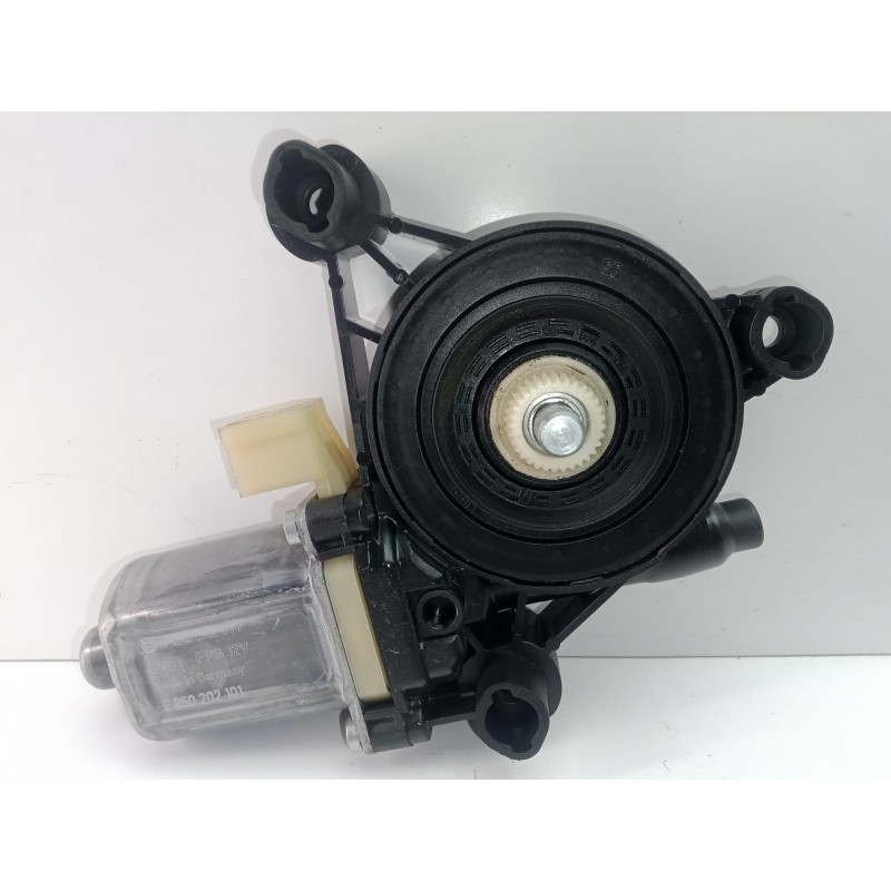 Recambio de motor elevalunas delantero izquierdo para seat leon (5f1) 2.0 16v tsi referencia OEM IAM 5Q0959801C-0130822077 BOSCH