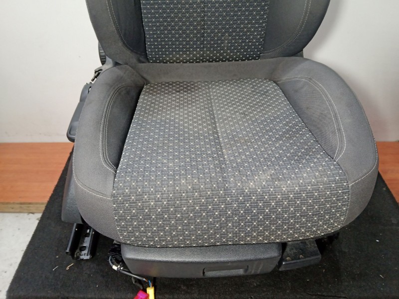 Recambio de asiento delantero derecho para seat exeo (3r2) 2.0 tdi referencia OEM IAM  TELA 