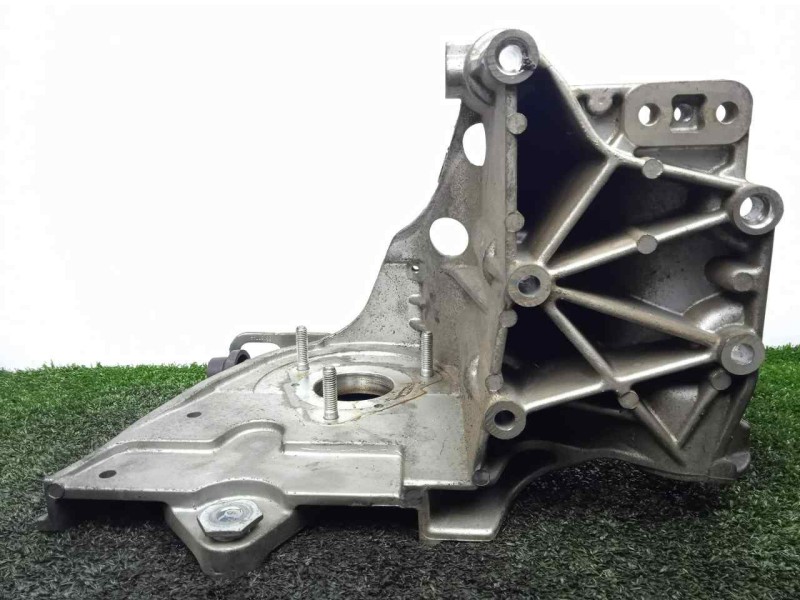 Recambio de soporte bomba inyeccion para opel astra gtc 1.9 cdti referencia OEM IAM 55187918  