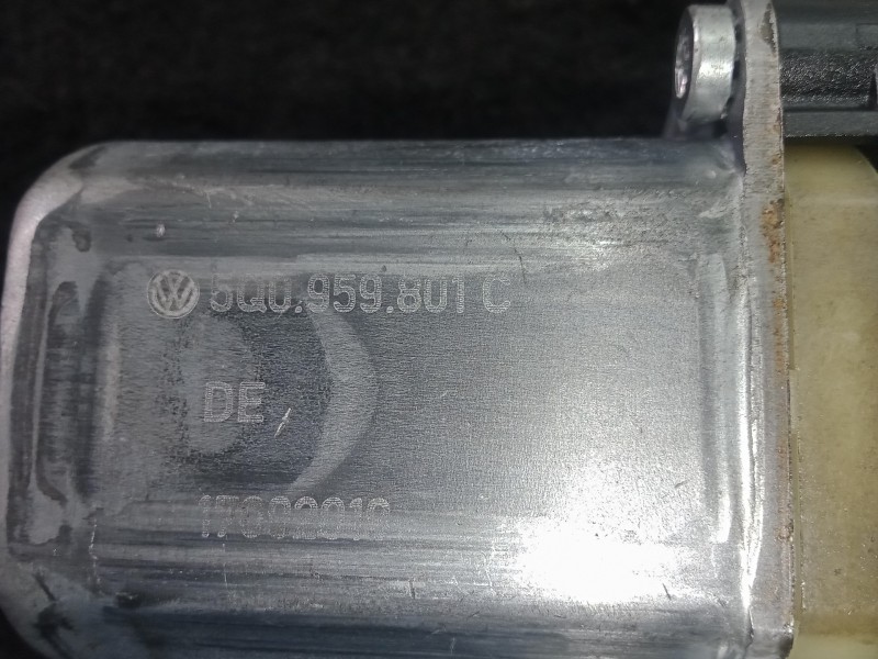 Recambio de motor elevalunas delantero izquierdo para seat leon (5f1) 2.0 16v tsi referencia OEM IAM 5Q0959801C-0130822077 BOSCH