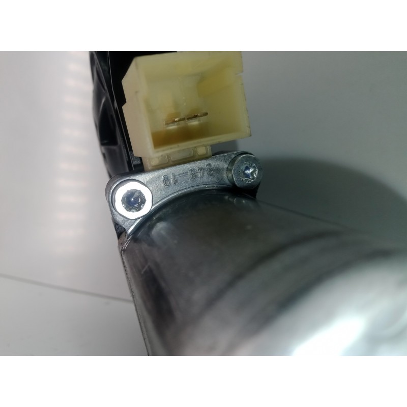 Recambio de motor elevalunas delantero izquierdo para seat leon (5f1) 2.0 16v tsi referencia OEM IAM 5Q0959801C-0130822077 BOSCH