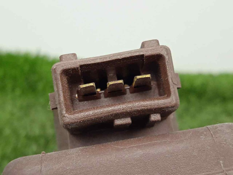 Recambio de faro izquierdo para citroën saxo 1.6 referencia OEM IAM   