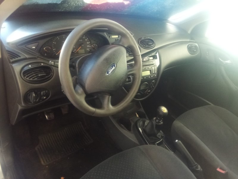 ford focus i turnier (dnw) del año 2002