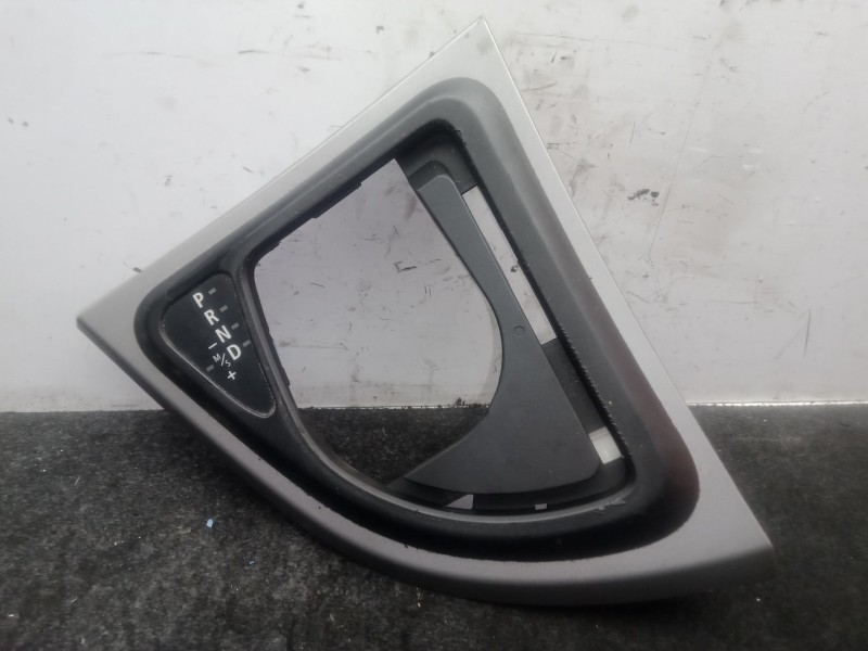 Recambio de guarnecidos palanca cambio para bmw 1 (e87) 120 d referencia OEM IAM 51167078567 - 7129143  MODELO CAMBIO AUTOMATICO
