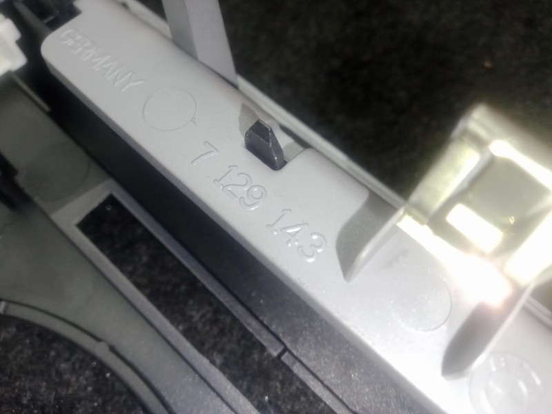 Recambio de guarnecidos palanca cambio para bmw 1 (e87) 120 d referencia OEM IAM 51167078567 - 7129143  MODELO CAMBIO AUTOMATICO