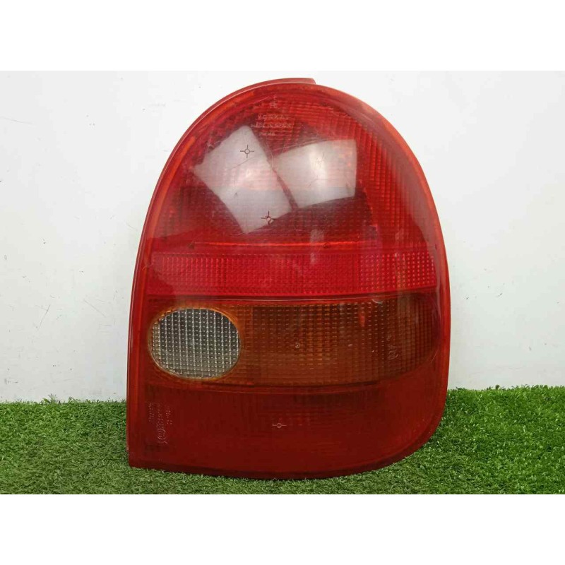 Recambio de piloto trasero derecho para opel corsa b 1.7 diesel referencia OEM IAM SINREFERENCIA CORSA.B 3.PUERTAS