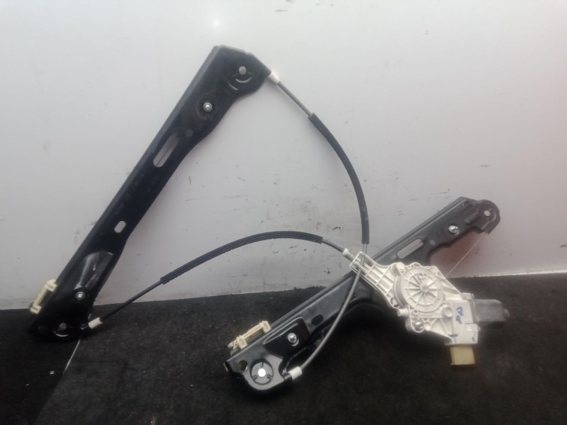 Recambio de elevalunas delantero derecho para bmw 1 (e87) 120 d referencia OEM IAM 0130822225 - 6927030 - 996621101  BOSCH