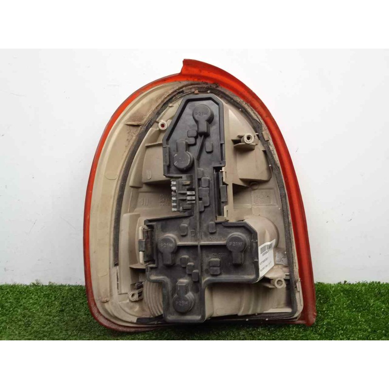Recambio de piloto trasero derecho para opel corsa b 1.7 diesel referencia OEM IAM SINREFERENCIA CORSA.B 3.PUERTAS