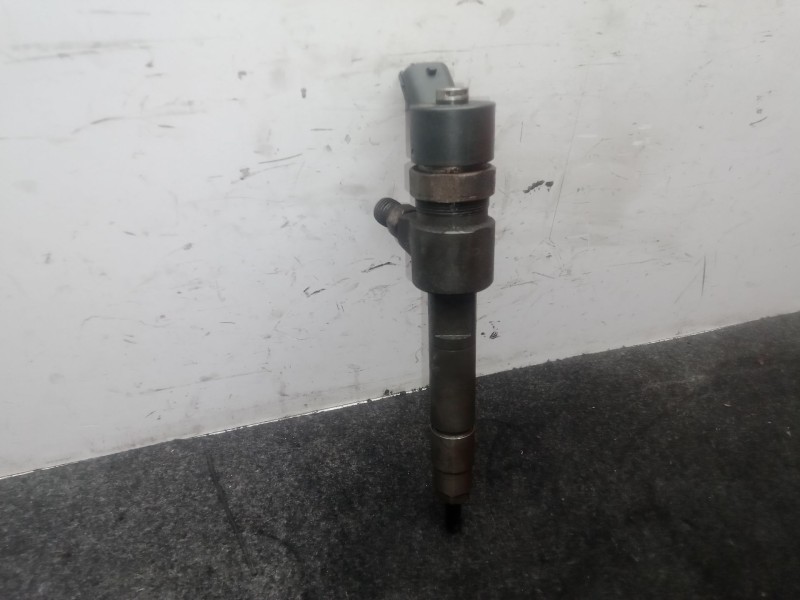Recambio de inyector para fiat stilo multi wagon (192_) 1.9 d multijet referencia OEM IAM 0445110276  BOSCH