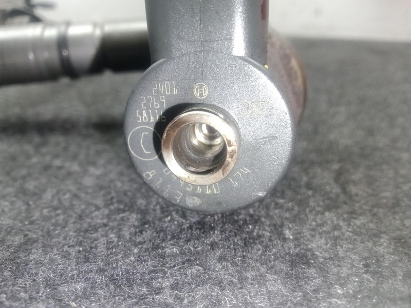 Recambio de inyector para opel astra h berlina 1.7 16v cdti referencia OEM IAM 0445110174  BOSCH