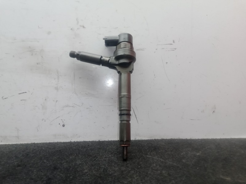 Recambio de inyector para opel astra h berlina 1.7 16v cdti referencia OEM IAM 0445110174  BOSCH