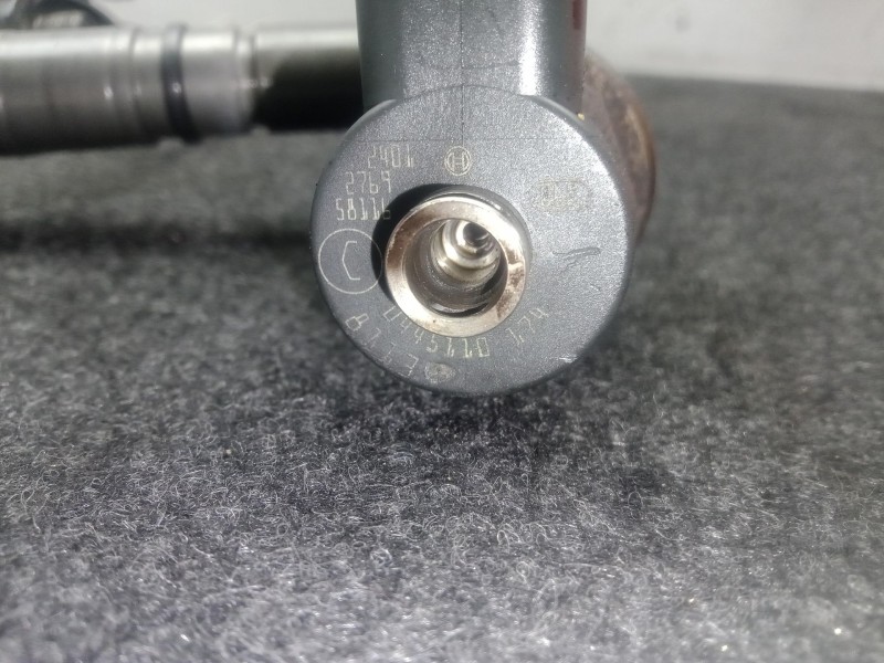 Recambio de inyector para opel astra h berlina 1.7 16v cdti referencia OEM IAM 0445110174  BOSCH