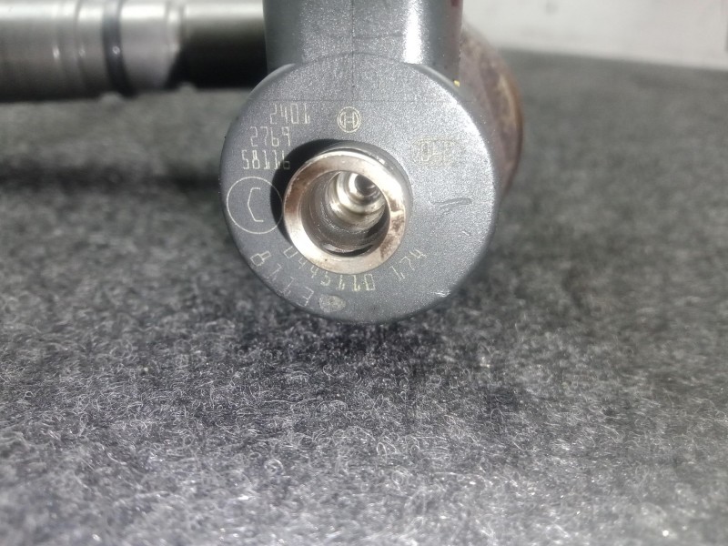 Recambio de inyector para opel astra h berlina 1.7 16v cdti referencia OEM IAM 0445110174  BOSCH