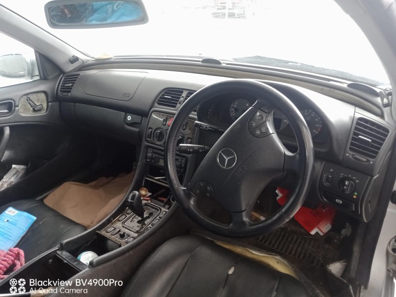 mercedes-benz clk descapotable (a208) del año 2002