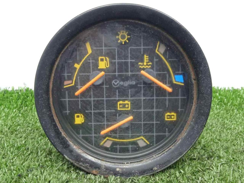 Recambio de reloj cuenta kilometros para nissan trade 2.8d referencia OEM IAM 01506339 - 015063391  