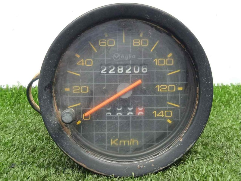 Recambio de reloj cuenta kilometros para nissan trade 2.8d referencia OEM IAM  CUENTA KILOMETROS 