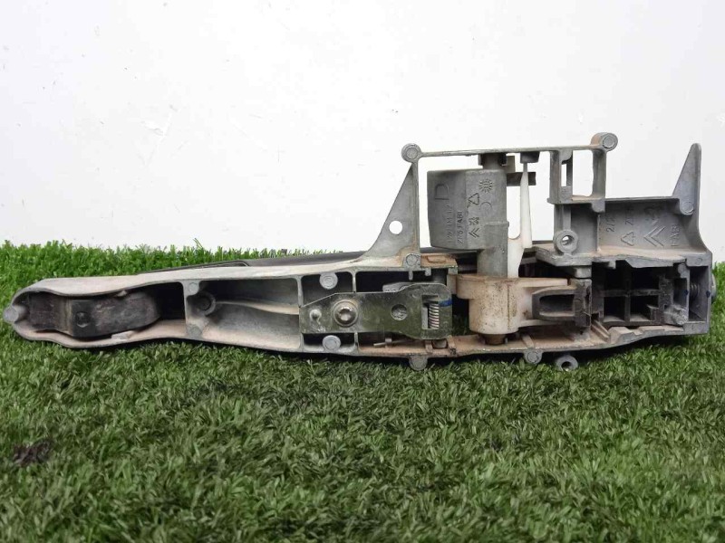 Recambio de maneta exterior delantera derecha para peugeot partner kombi 1.6 16v hdi cat referencia OEM IAM   