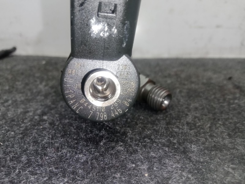 Recambio de inyector para bmw 1 (e81) 116 d referencia OEM IAM 0445110289 - 779844604  BOSCH