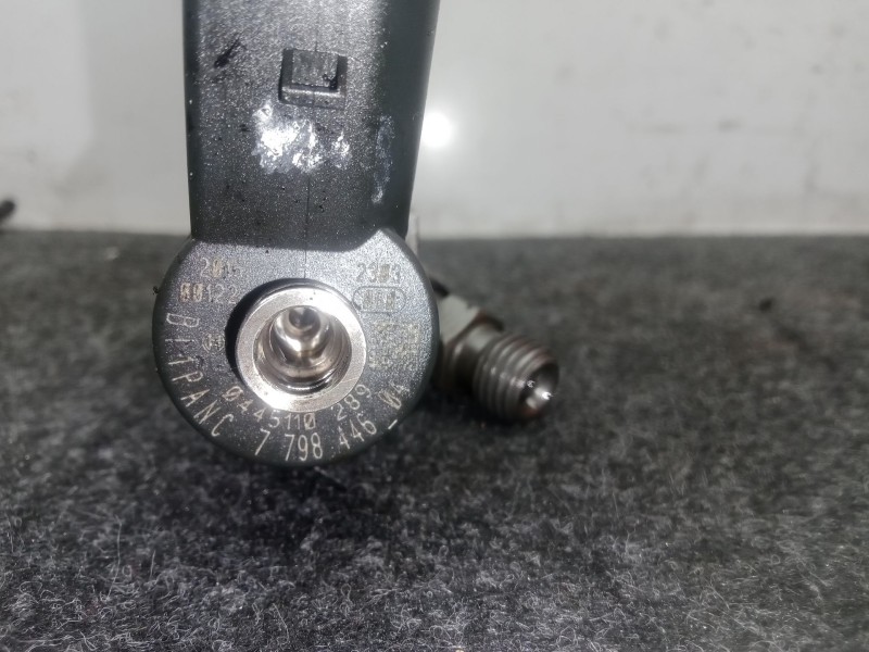 Recambio de inyector para bmw 1 (e81) 116 d referencia OEM IAM 0445110289 - 779844604  BOSCH