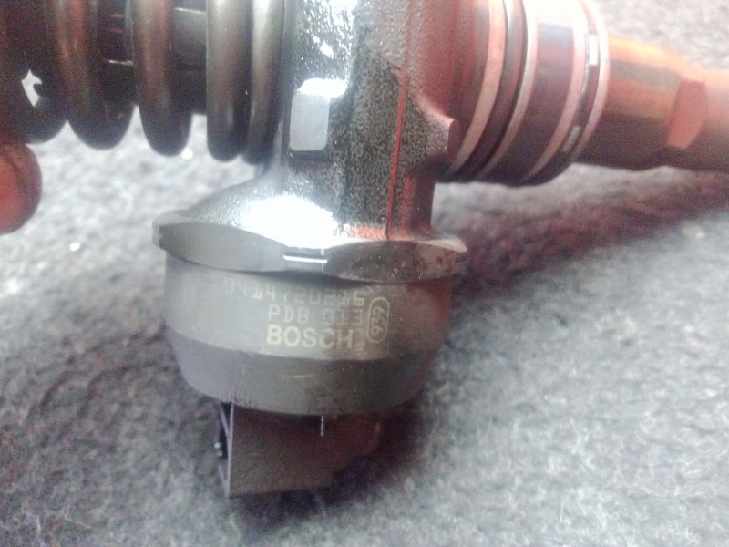 Recambio de inyector para audi a4 berlina (8e) 1.9 tdi referencia OEM IAM 038130073BA - 0414720216  BOSCH