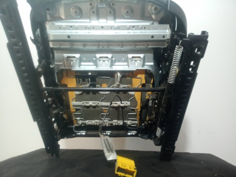 Recambio de asiento delantero izquierdo para bmw serie 1 berlina (e81/e87) 2.0 turbodiesel cat referencia OEM IAM  TELA NEGRO