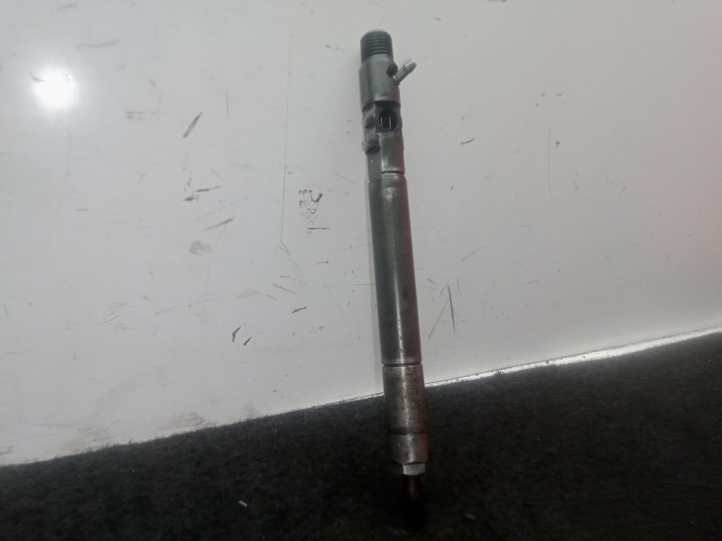 Recambio de inyector para ssangyong rodius 2.7 turbodiesel cat referencia OEM IAM NO TIENE  