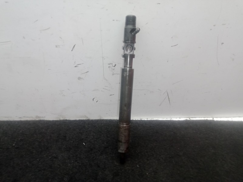 Recambio de inyector para ssangyong rodius 2.7 turbodiesel cat referencia OEM IAM NO TIENE  