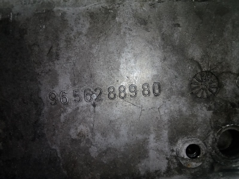 Recambio de carter para ford focus berlina (cap) 2.0 tdci cat referencia OEM IAM 9656988980  