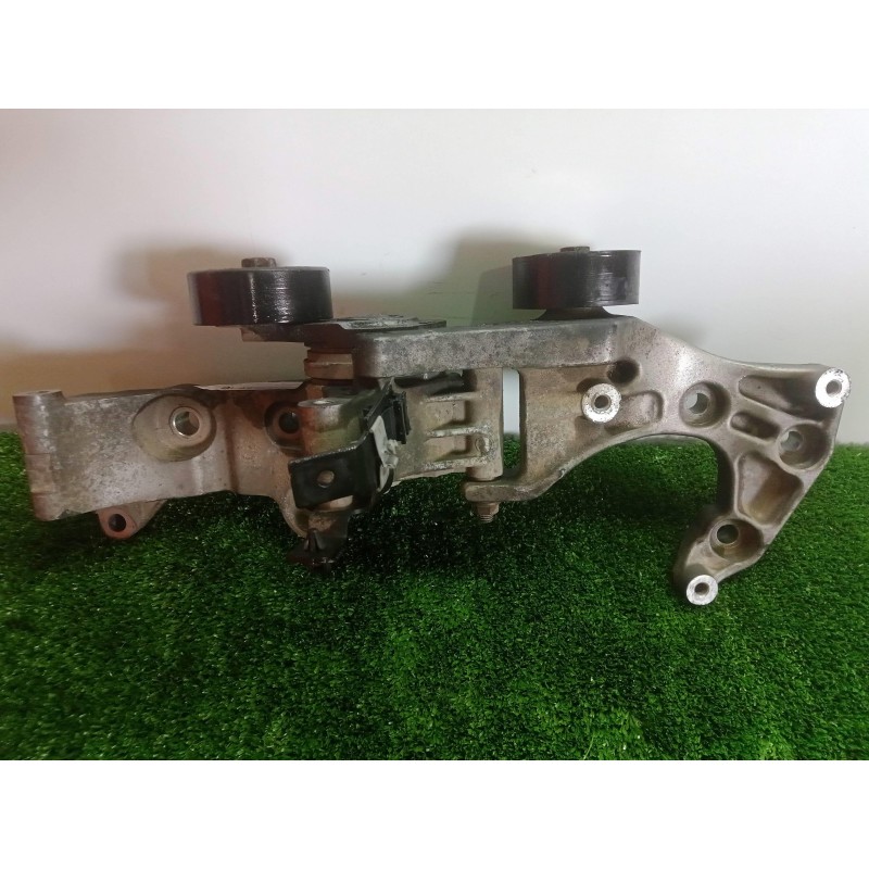 Recambio de soporte alternador para opel astra j lim. 1.7 16v cdti referencia OEM IAM 98090590-98090591  