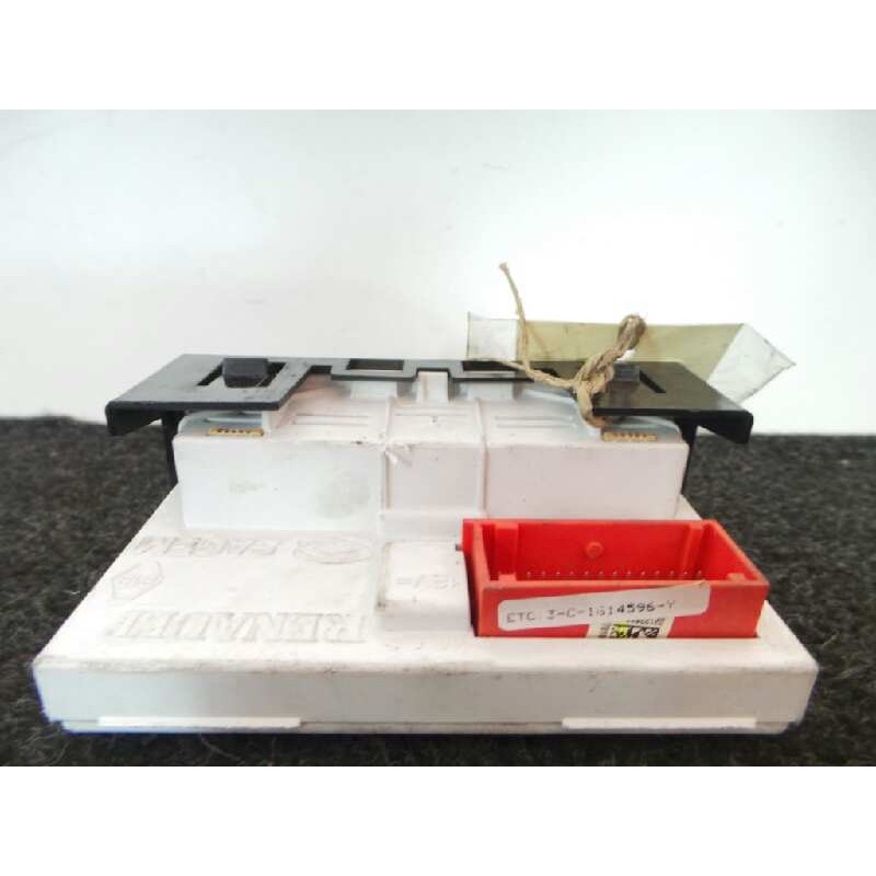 Recambio de pantalla multifuncion para renault megane ii classic berlina 1.9 dci diesel referencia OEM IAM 8200107839-AFFA2 SAGE