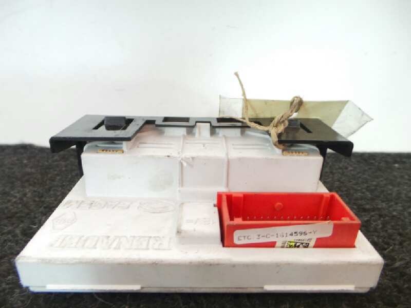 Recambio de pantalla multifuncion para renault megane ii classic berlina 1.9 dci diesel referencia OEM IAM 8200107839-AFFA2 SAGE