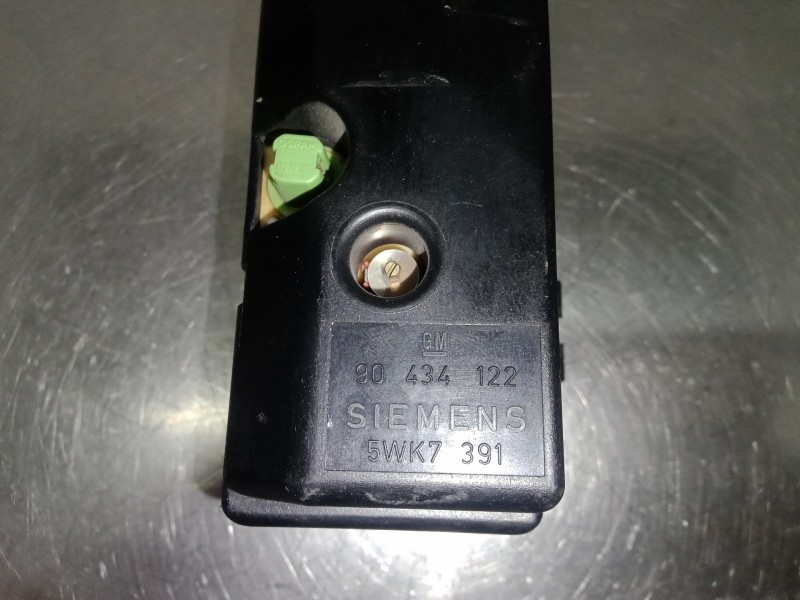 Recambio de pantalla multifuncion para opel astra g berlina 2.0 dti referencia OEM IAM 90434122 - 5WK7391  