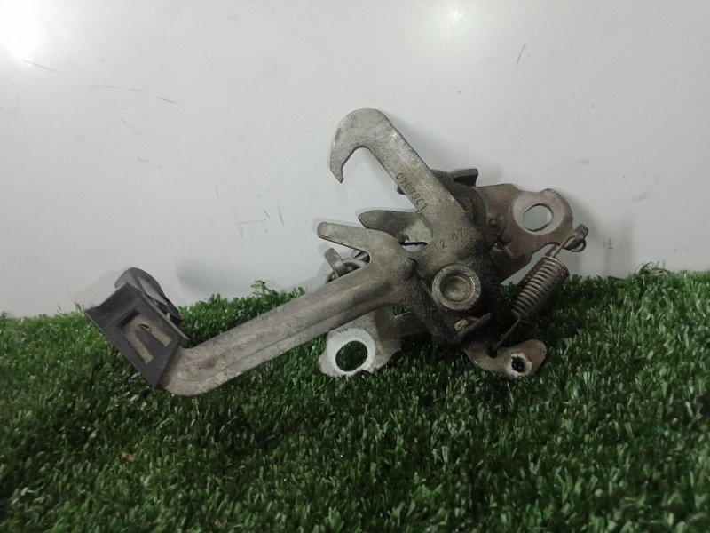 Recambio de cerradura capot para citroën c3 1.4 hdi referencia OEM IAM 9685613880  