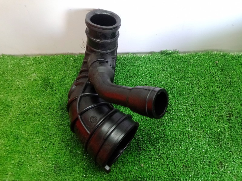 Recambio de tubo para peugeot 206 berlina 1.4 hdi referencia OEM IAM 9689047480  