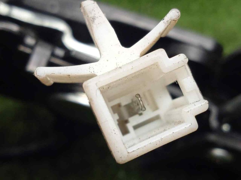 Recambio de cerradura maletero / porton para kia cerato 2.0 turbodiesel cat referencia OEM IAM   