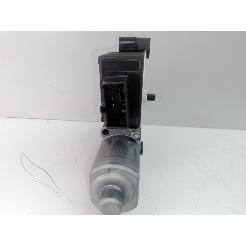 Recambio de motor elevalunas trasero izquierdo para seat leon (5f1) 2.0 16v tsi referencia OEM IAM 5Q0959407A-0130822725 BOSCH 5