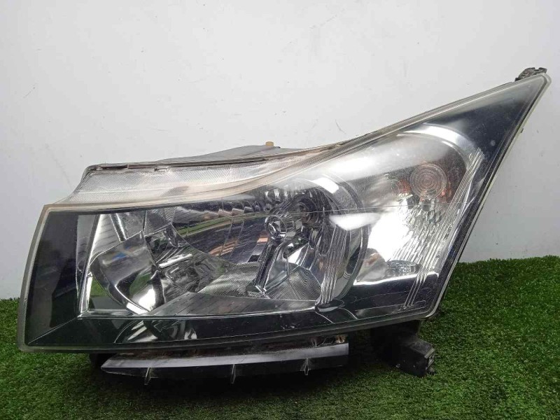 Recambio de faro izquierdo para chevrolet cruze 1.6 cat referencia OEM IAM  12-15 