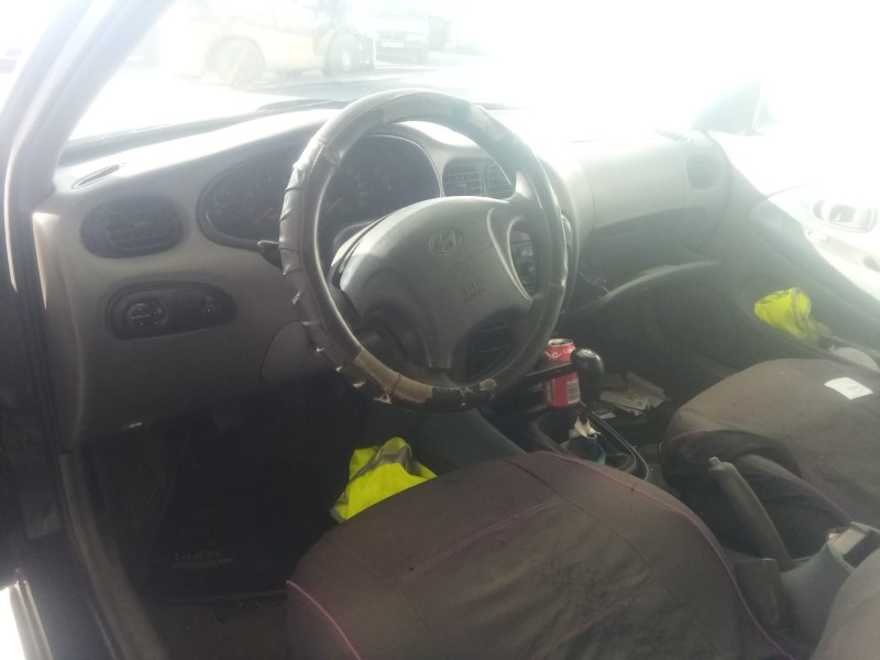 hyundai lantra ii (j-2) del año 2000