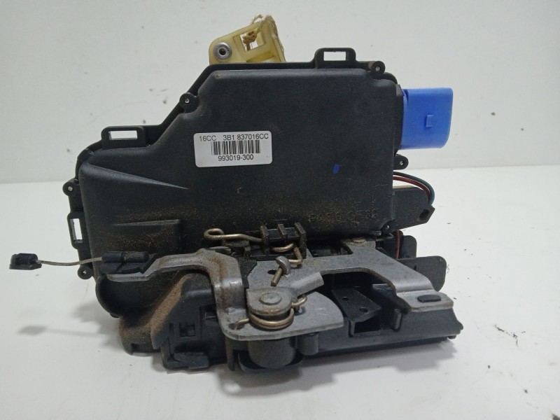 Recambio de cerradura puerta delantera derecha para volkswagen polo iv (9n_, 9a_) 1.4 tdi referencia OEM IAM 3B1837016CC  
