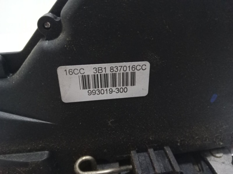 Recambio de cerradura puerta delantera derecha para volkswagen polo iv (9n_, 9a_) 1.4 tdi referencia OEM IAM 3B1837016CC  