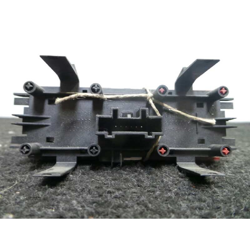 Recambio de warning para renault megane ii classic berlina 1.9 dci diesel referencia OEM IAM 8200095493-8200109723-8200107808 DE