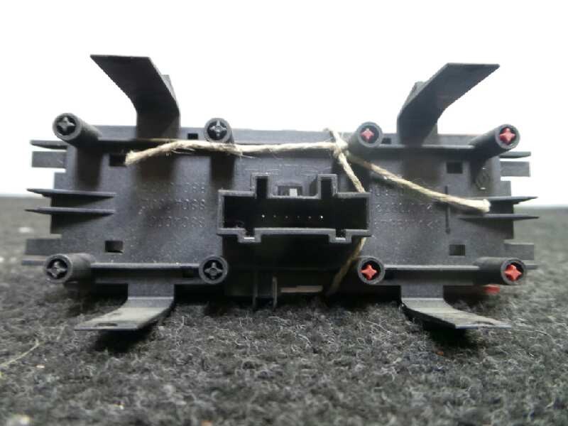 Recambio de warning para renault megane ii classic berlina 1.9 dci diesel referencia OEM IAM 8200095493-8200109723-8200107808 DE