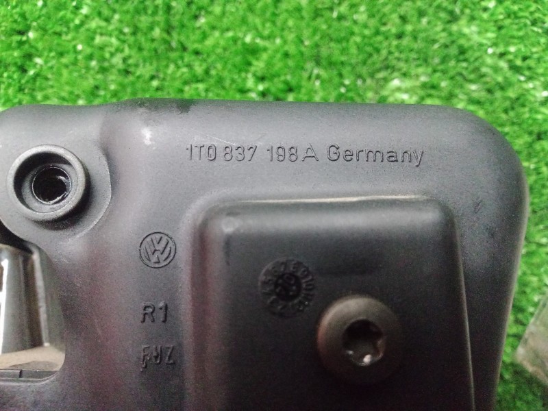 Recambio de maneta interior delantera derecha para volkswagen touran (1t1) 1.9 tdi referencia OEM IAM 1T0837198A  