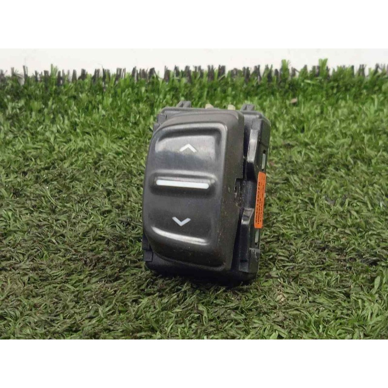 Recambio de mando elevalunas delantero izquierdo para dacia sandero 1.5 dci diesel fap cat referencia OEM IAM 254214937R 1.BOTON