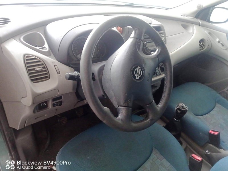 nissan almera tino (v10) del año 2000