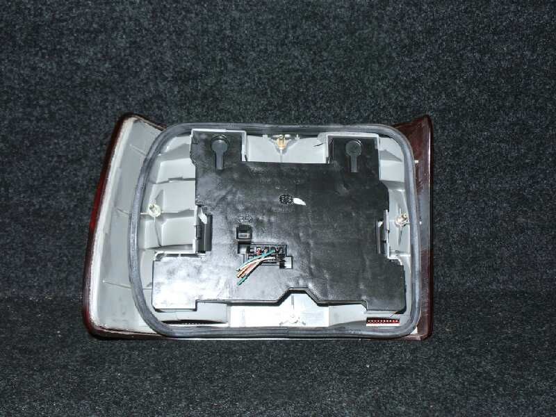 Recambio de piloto trasero derecho para volvo serie 850 2.5 20v cat referencia OEM IAM  91-93 EXTERIOR