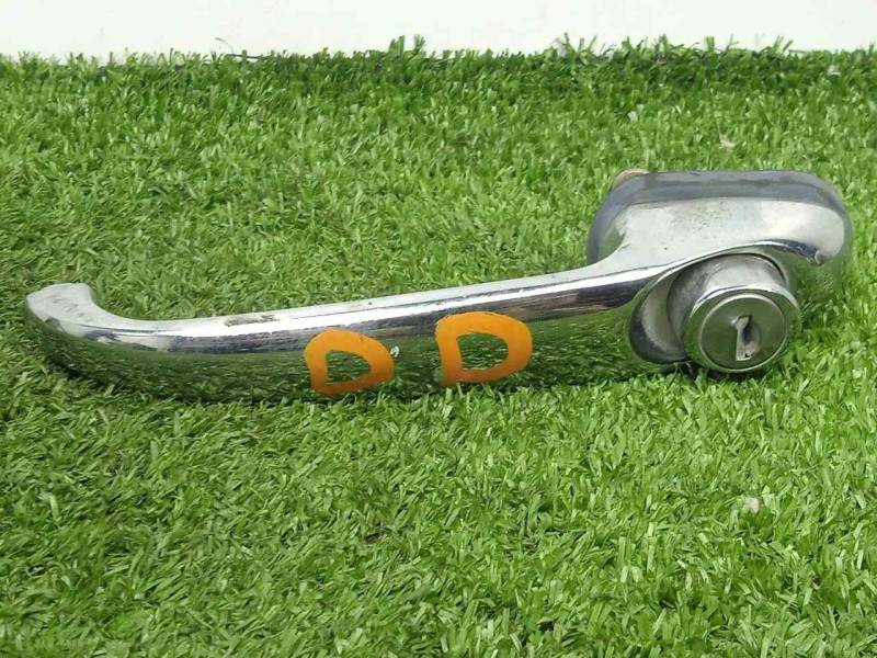 Recambio de maneta exterior delantera derecha para seat 600 600 d referencia OEM IAM  AMBOS.LADOS CROMADA