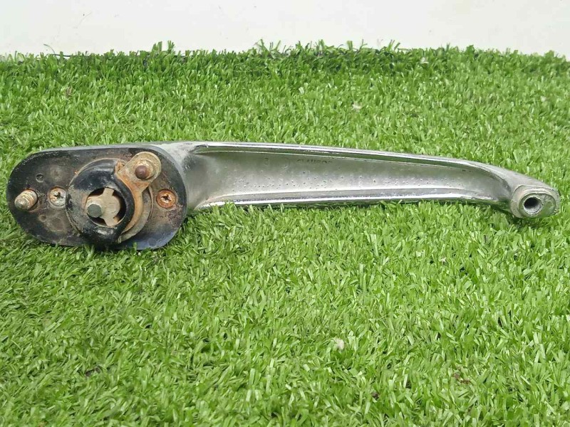 Recambio de maneta exterior delantera derecha para seat 600 600 d referencia OEM IAM  AMBOS.LADOS CROMADA