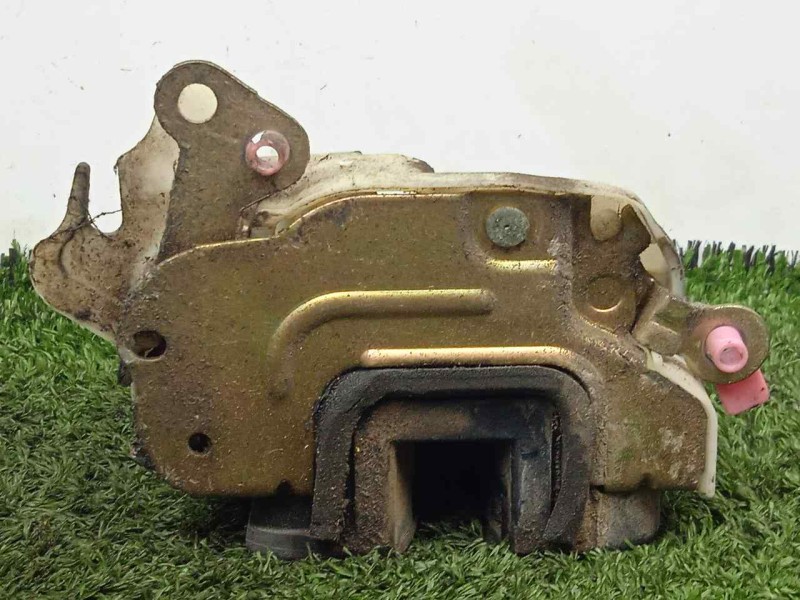 Recambio de cerradura puerta delantera derecha para nissan cabstar - e 3.0 td 110 referencia OEM IAM  MECANICA 